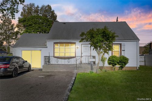 47 Cardinal Rd, Levittown, NY, 11756-5002 | Card Image