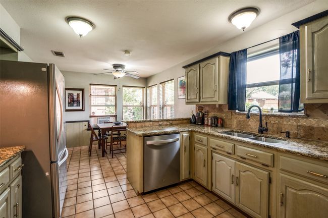 Kitchen. | Image 11