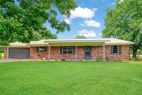 1025 E Fairview St, Blossom, TX, 75416-2154 | Card Image