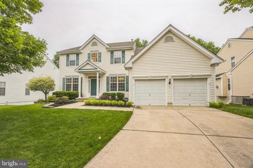 3 Brentwood Dr, BURLINGTON, NJ, 08016-4344 | Card Image