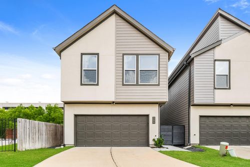 305 N Centro Cir, Shenandoah, TX, 77385-5611 | Card Image
