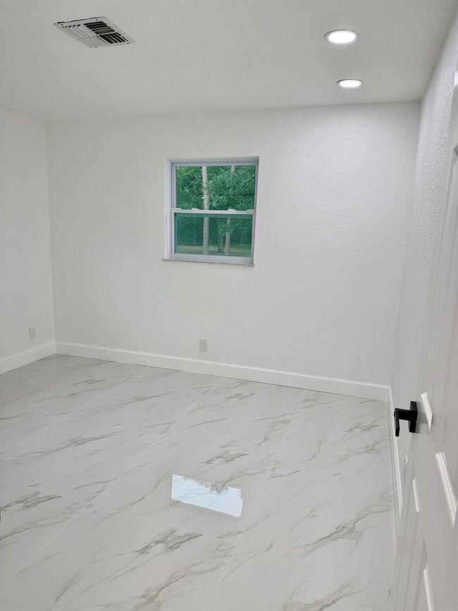 2812 F Rd, House other with 3 bedrooms, 2 bathrooms and null parking in Loxahatchee Groves FL | Image 11