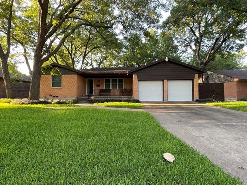 2730 Larkspur Ln, Dallas, TX, 75233-3216 | Card Image