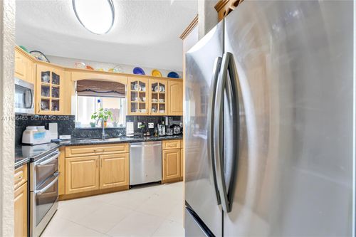 9719 Nw 127th St, Hialeah Gardens, FL, 33018-7403 | Card Image