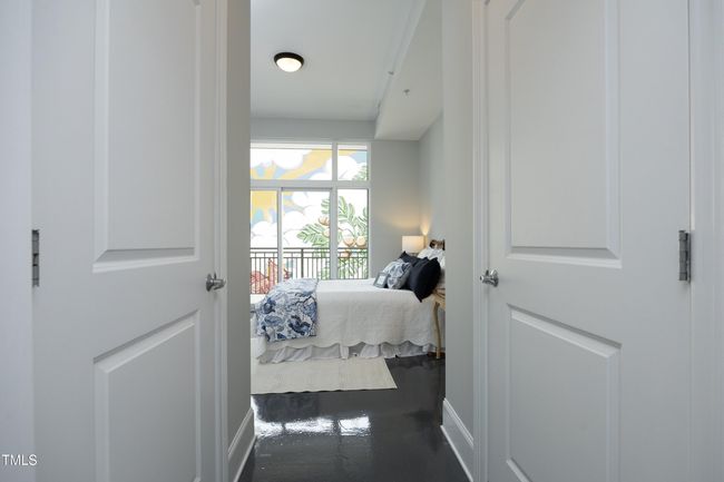16ClosetDoors | Image 12