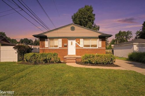 825 Wilson Ave, Clawson, MI, 48017-1736 | Card Image