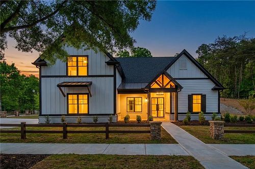 6004 Hemingway Ln, Gainesville, GA, 30506-7823 | Card Image
