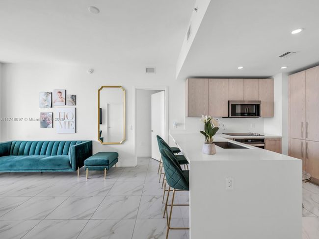 APT-1507 - 2000 Metropica Way, Condo with 2 bedrooms, 2 bathrooms and null parking in Sunrise FL | Image 9