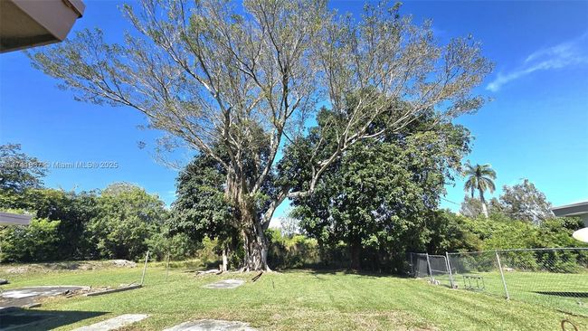 1601 Sw 117 Th Ave, House other with 4 bedrooms, 3 bathrooms and null parking in Davie FL | Image 37