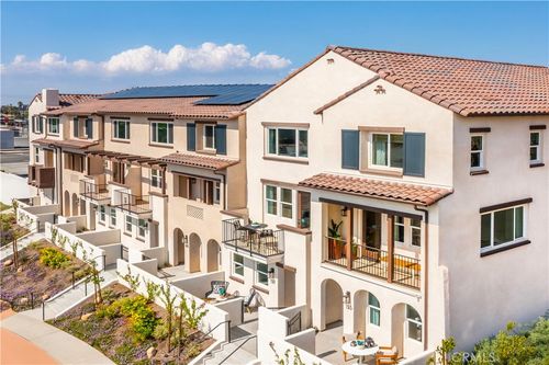 171 Evergreen Ln, Claremont, CA, 91711-3326 | Card Image