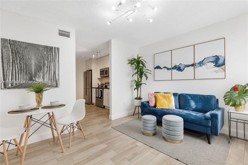 apt-2-815 Nw 30th St, Miami, FL, 33127-3667 | Card Image