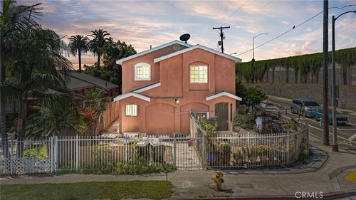 348 W 83rd St, LOS ANGELES, CA, 90003-2812 | Card Image