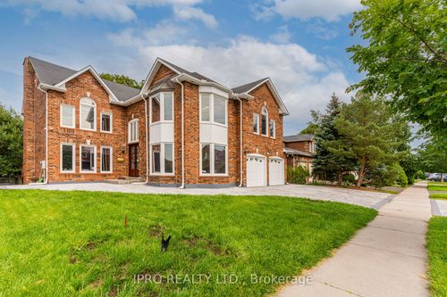 35 Sayor Dr, Ajax, ON, L1T3K4 | Card Image