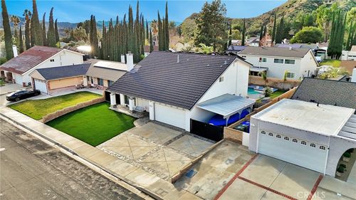 29015 Gladiolus Dr, Canyon Country, CA, 91387-1829 | Card Image