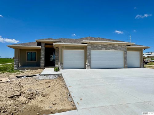 5302 S 200th Ave, Omaha, NE, 68135-3952 | Card Image