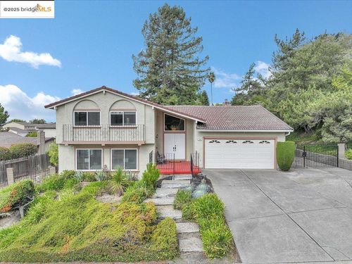 109 Scotts Chute Ct, Richmond, CA, 94803-2538 | Card Image
