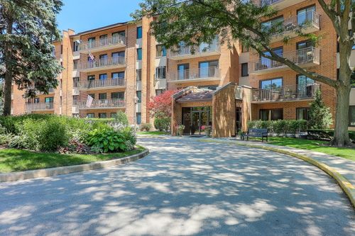 apt-411-601 Lake Hinsdale Dr, Willowbrook, IL, 60527-2265 | Card Image