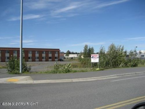211 Marathon Rd, Kenai, AK, 99611-7862 | Card Image