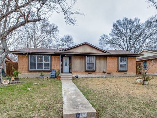 111 W Kenwood Dr, Garland, TX, 75041-4506 | Card Image