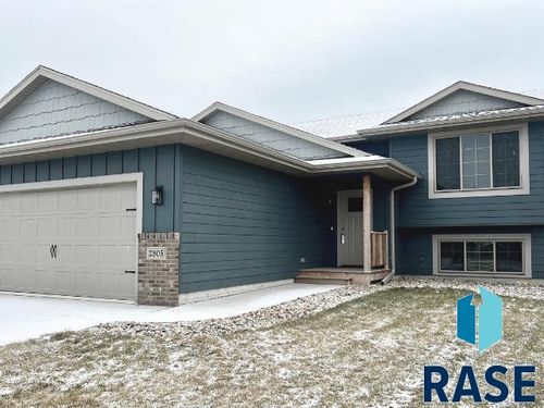 2805 Lana Dr, Sioux Falls, SD, 57106 | Card Image