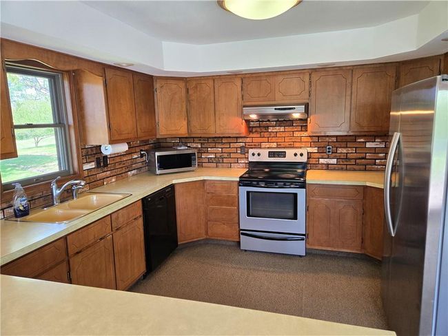 33295 Bethel Church Rd, House other with 3 bedrooms, 3 bathrooms and null parking in Osawatomie KS | Image 18