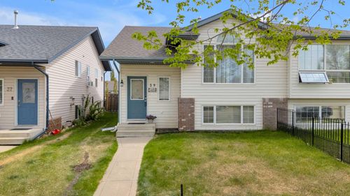 39 Old Boomer Rd, Sylvan Lake, AB, T4S1Z1 | Card Image