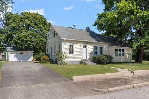 509 School St, North Kingstown, RI, 02852-1848 | Card Image