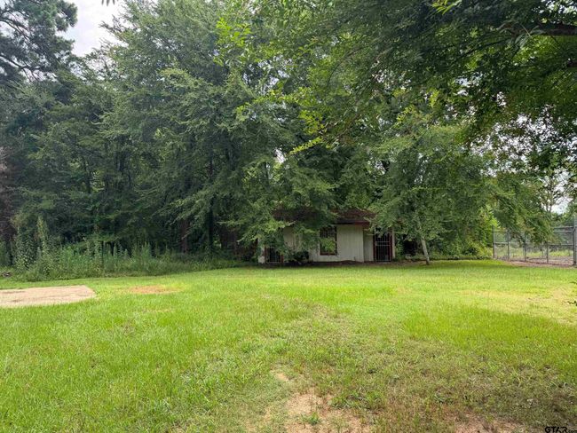815 Bert St, House other with 5 bedrooms, 2 bathrooms and null parking in Daingerfield TX | Image 21