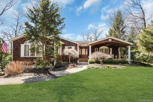 44 Mcculloch Dr, Dix Hills, NY, 11746-8328 | Card Image