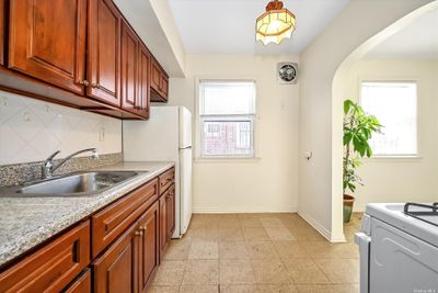 58-08 219 Street, House other with 3 bedrooms, 1 bathrooms and null parking in Bayside NY | Image 3