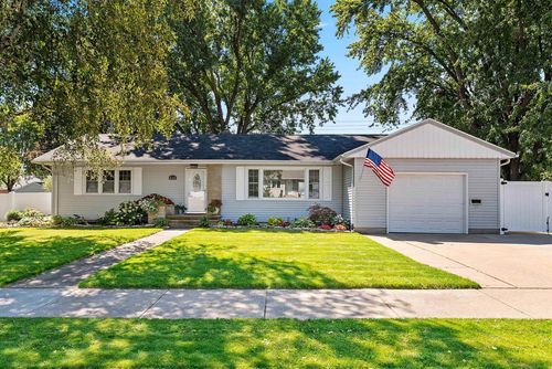825 W Marquette Street, APPLETON, WI, 54914 | Card Image