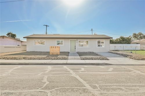 2121 Lawry Ave, North Las Vegas, NV, 89032-3560 | Card Image