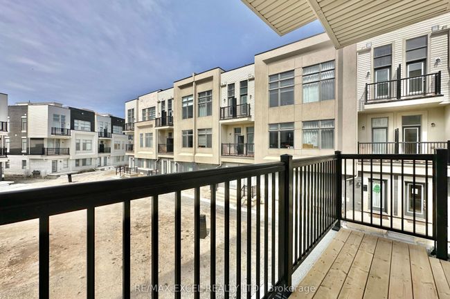 28 Alan Francis Lane, House attached with 3 bedrooms, 4 bathrooms and 1 parking in Markham ON | Image 18