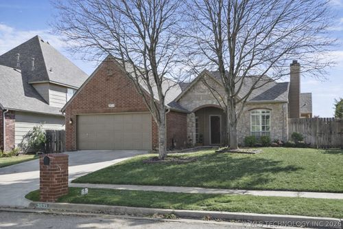 3033 W Oakland St, Broken Arrow, OK, 74012-9524 | Card Image