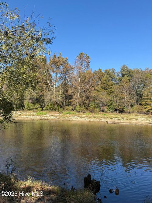 1 E Marney Drive, Burgaw, NC, 28425 | Card Image