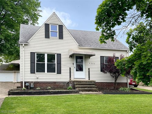 9203 Torrance Ave, Brooklyn, OH, 44144-2574 | Card Image
