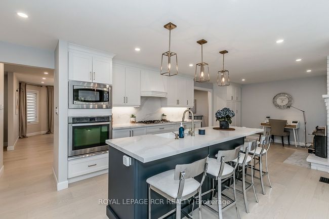 4372 10 Side Road, House other with 4 bedrooms, 4 bathrooms and 10 parking in Bradford West Gwillimbury ON | Image 8