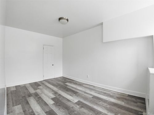 ground-762 Brady Avenue, New York, NY, 10462 | Card Image