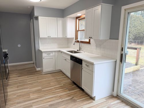 5435 Mancelona Dr, Grand Blanc, MI, 48439-9154 | Card Image