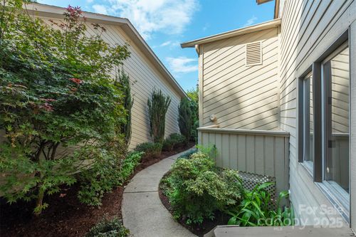 115 Clubwood Ct, Asheville, NC, 28803-3174 | Card Image