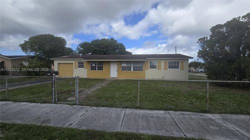 2765 Nw 212th St, Miami Gardens, FL, 33056-1129 | Card Image