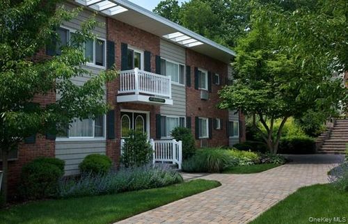 427-c-427 Main Street, Huntington, NY, 11768 | Card Image