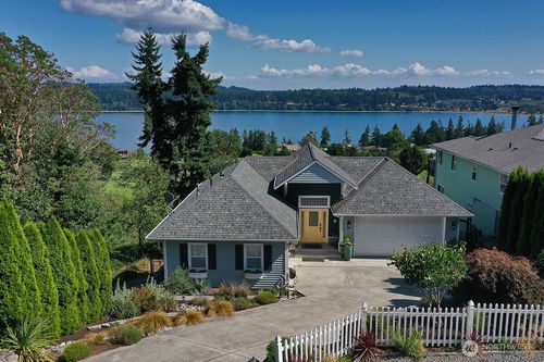 5029 Bradshaw Road, Freeland, WA, 98249 | Card Image