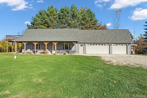 8660 Cribbins Rd, Jeddo, MI, 48032-8117 | Card Image