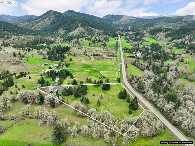 100 Crater Rd, House other with 3 bedrooms, 2 bathrooms and null parking in Camas Valley OR | Image 42
