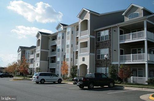 208-512 Sunset View Ter Se, LEESBURG, VA, 20175-6181 | Card Image
