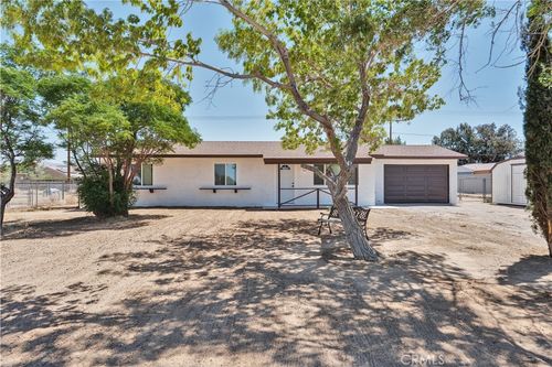 10711 Navajo Rd, Apple Valley, CA, 92308-8050 | Card Image