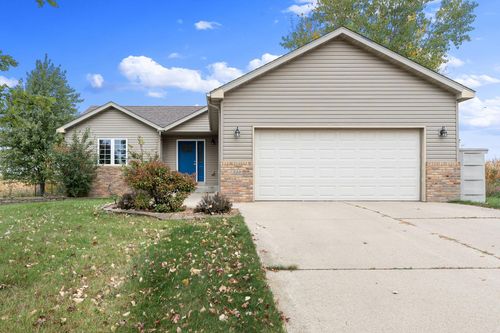 910 Lee St Ne, Owatonna, MN, 55060-6252 | Card Image