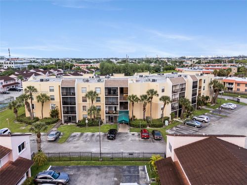 404-8005 Lake Dr, Doral, FL, 33166-4648 | Card Image