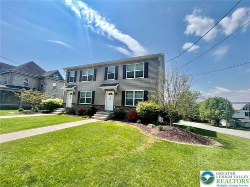 630 Lehigh Gap St, WALNUTPORT, PA, 18088-1322 | Card Image